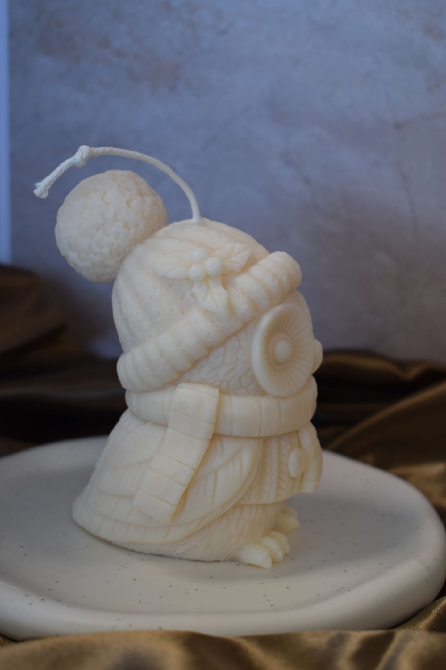 Handgemachte Rapswachskerze "Winter Owl"