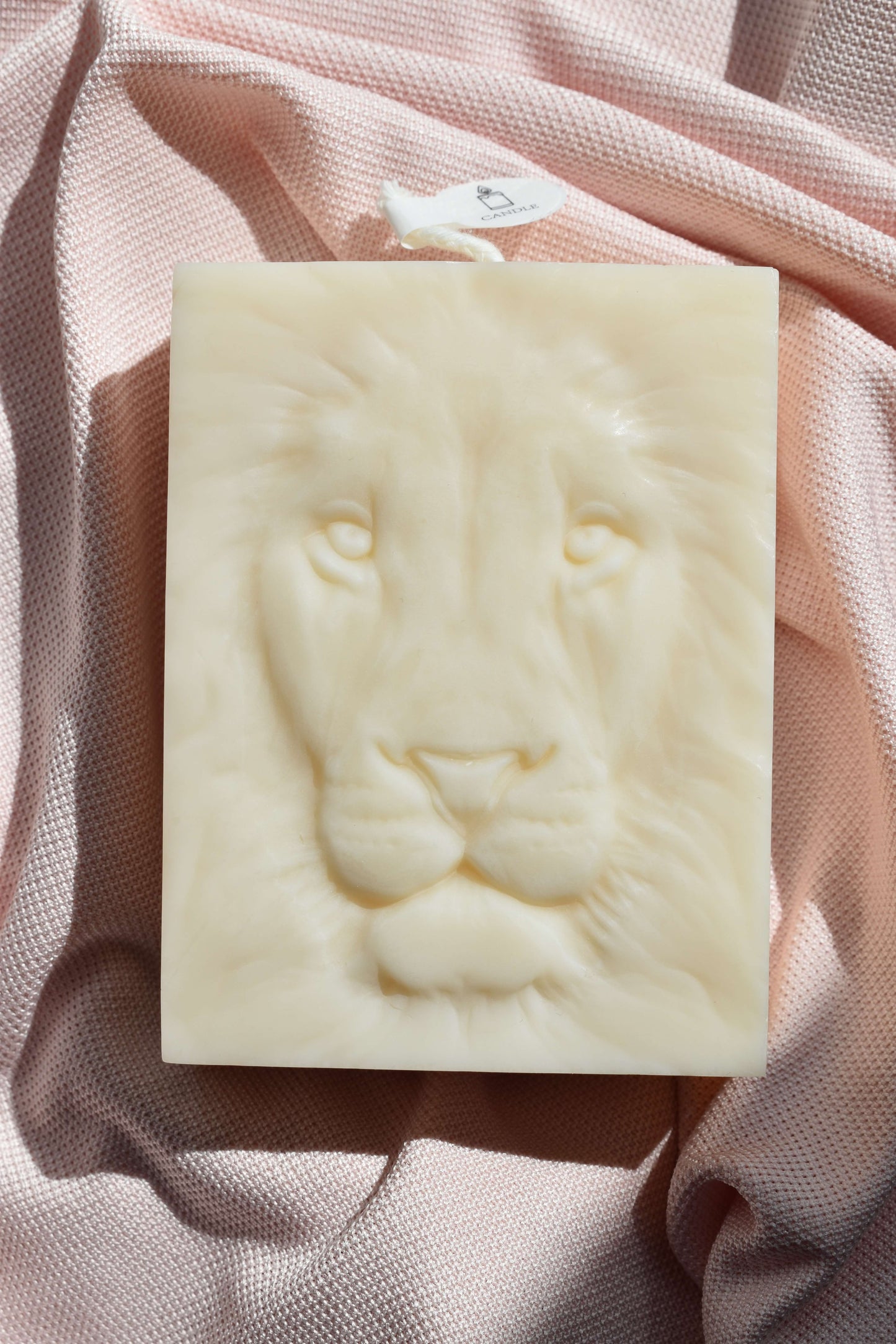 Handgemachte Rapswachskerze "Majestic Lion"