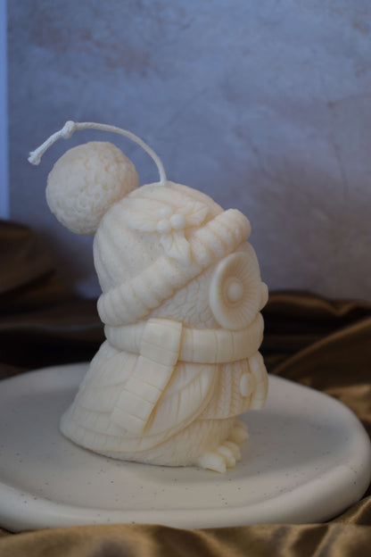 Handgemachte Rapswachskerze "Winter Owl"